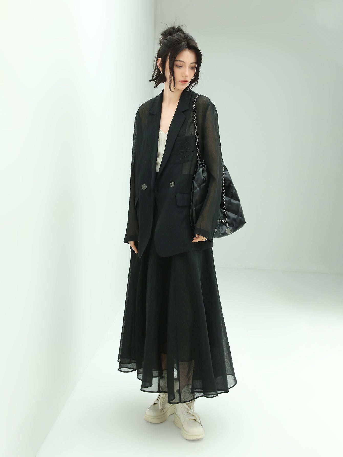 aesthetic-full-length-airy-multi-layered-umbrella-skirt_all_black_3.jpg