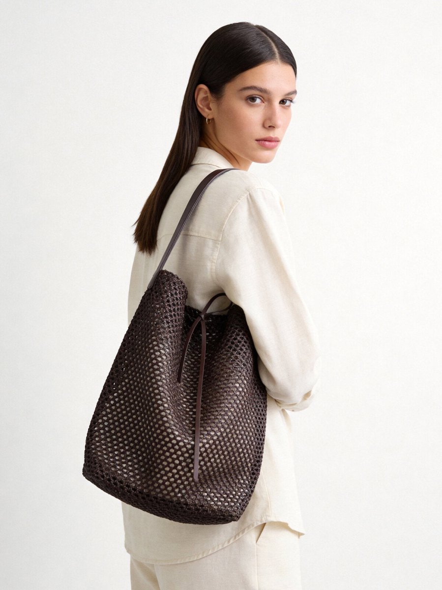 Handwoven Straw Bucket Tote – Summer Mesh Shoulder Bag with Leather Handle