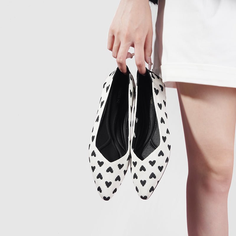 Heart Print Pointed Toe Comfortable Flats - 0cm