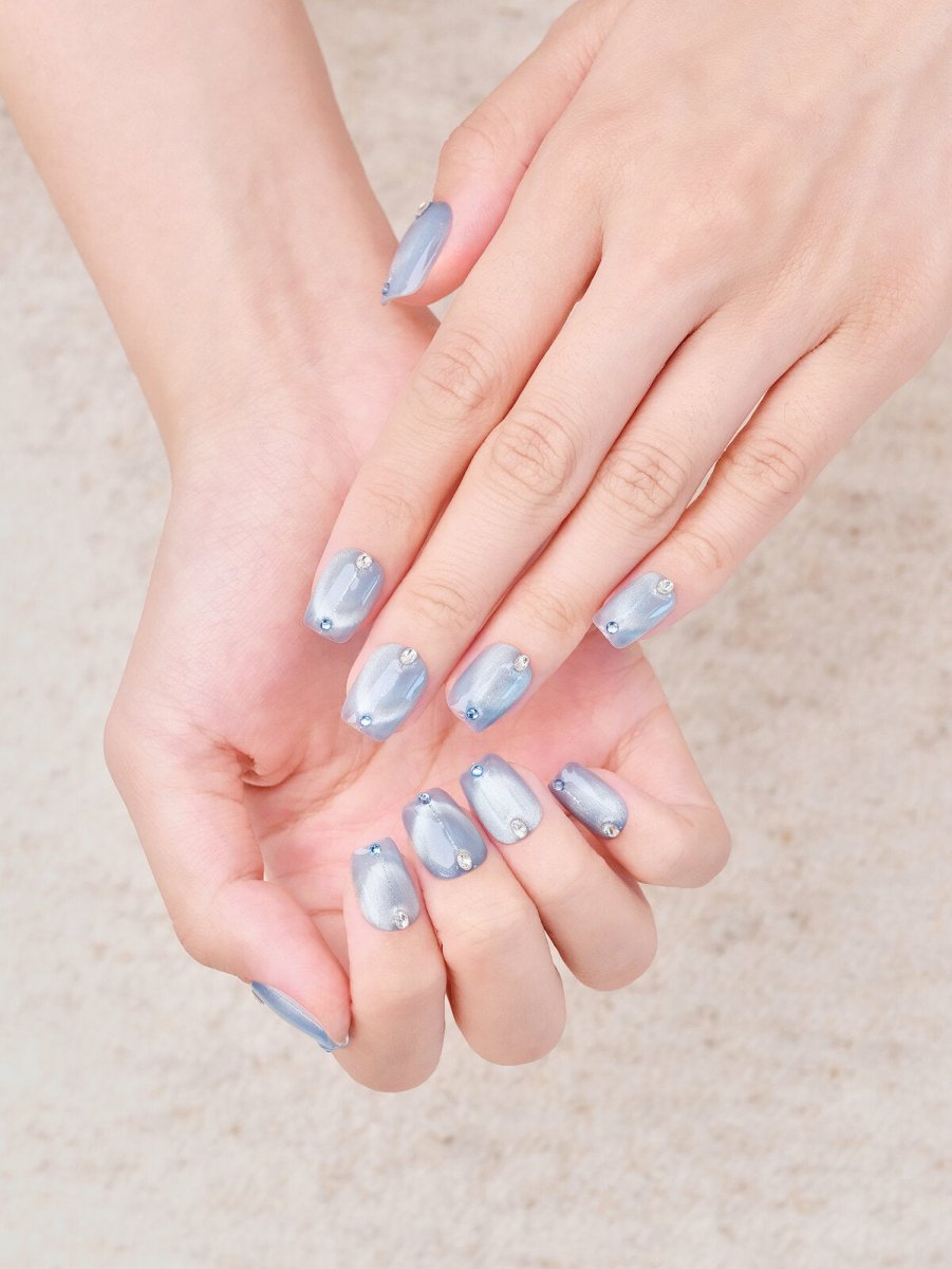 Iceland Frost Cat-Eye Press-On Nails