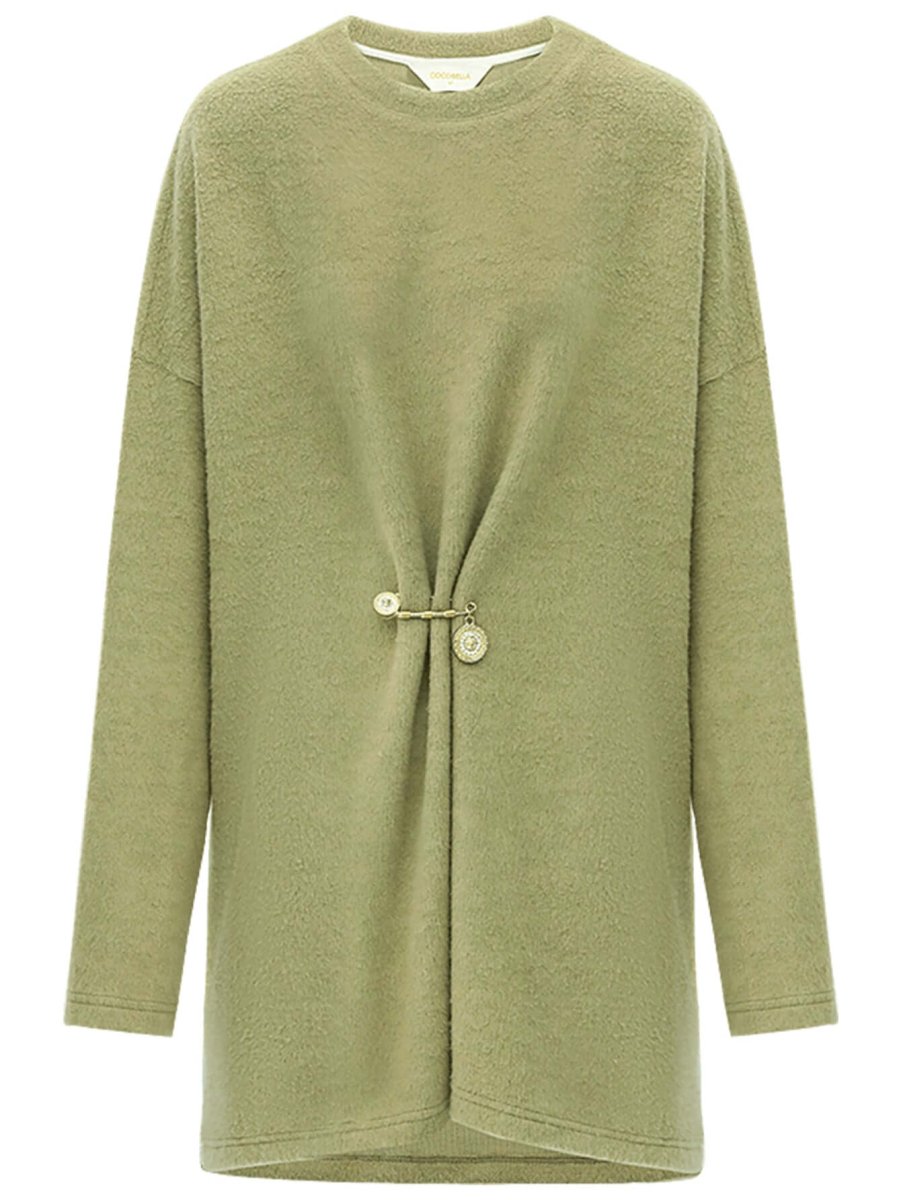 oversized green fleece knit with a stylish cinched brooch pin all green 4