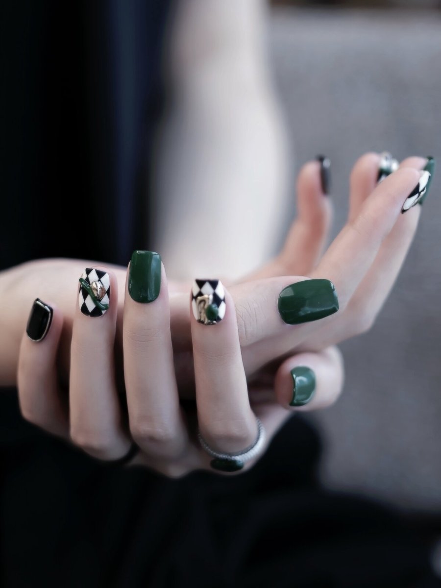 Queen's Gambit Baddie Press-On Nails