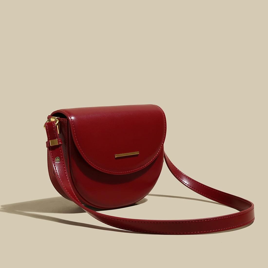soho-bar-leather-saddle-shoulder-bag_red_2.jpg