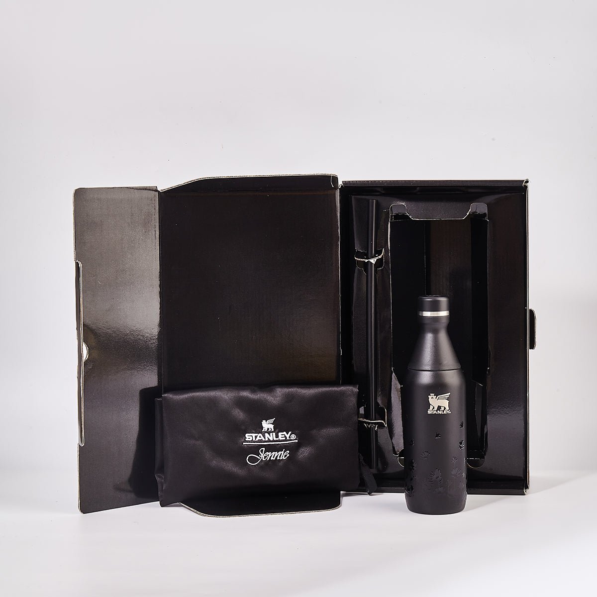 Stanley x JENNIE Midnight Bloom All Day Slim Luxe Bottle – Black Limited Edition