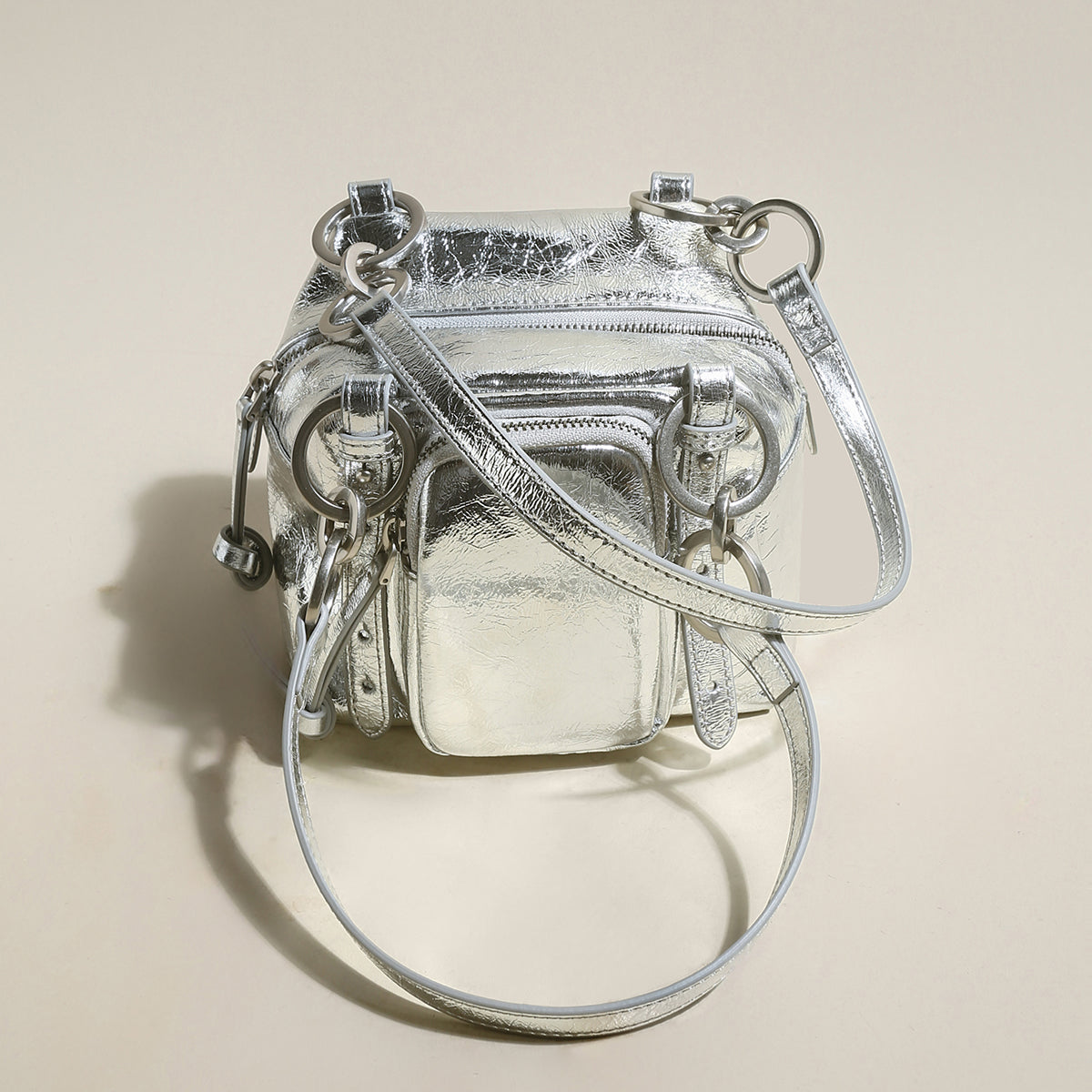 two-way-shiny-wrinkled-leather-shoulder-bag_small_silver_1.jpg