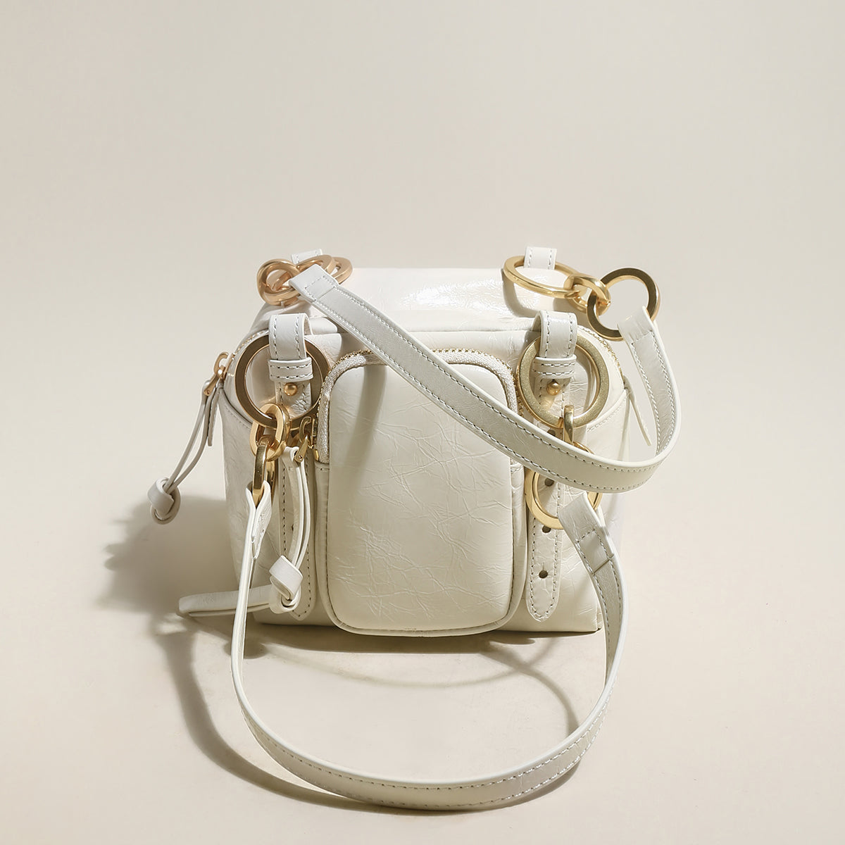two-way-shiny-wrinkled-leather-shoulder-bag_small_white_1.jpg
