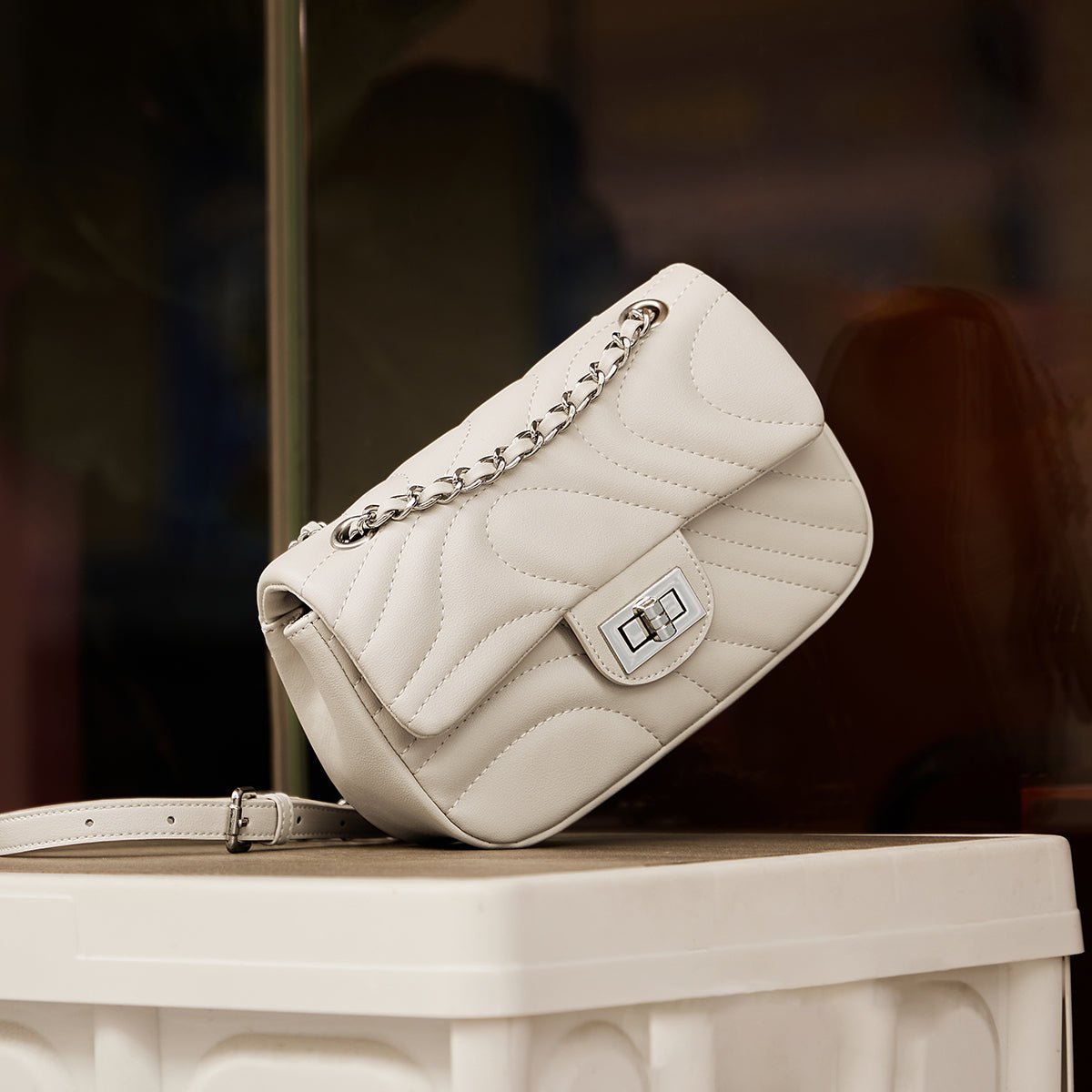 Double Chain White Leather Shoulder Bag - 0cm