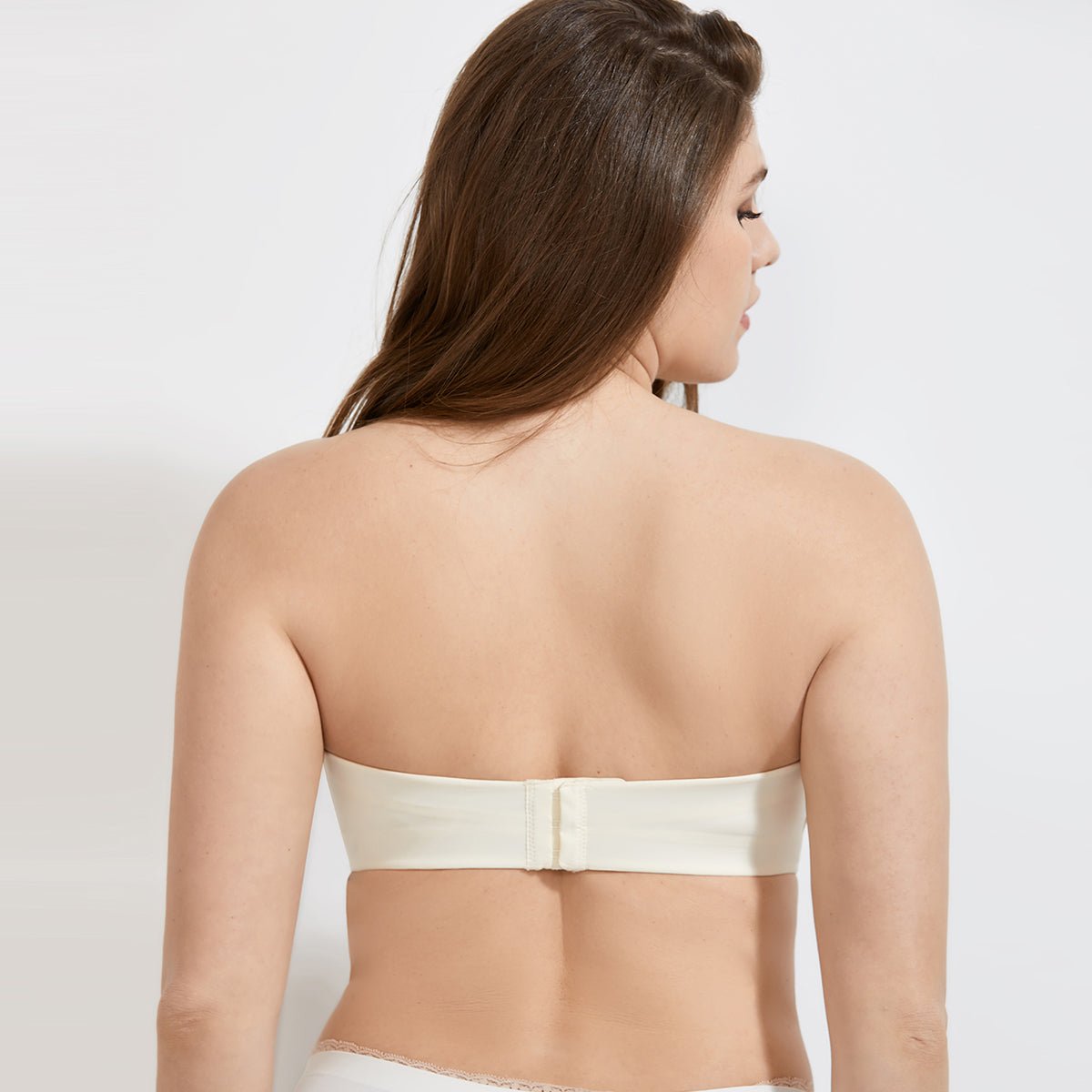 Low Cut Fine Shaping Ivory Lace Detail Bra 0cm