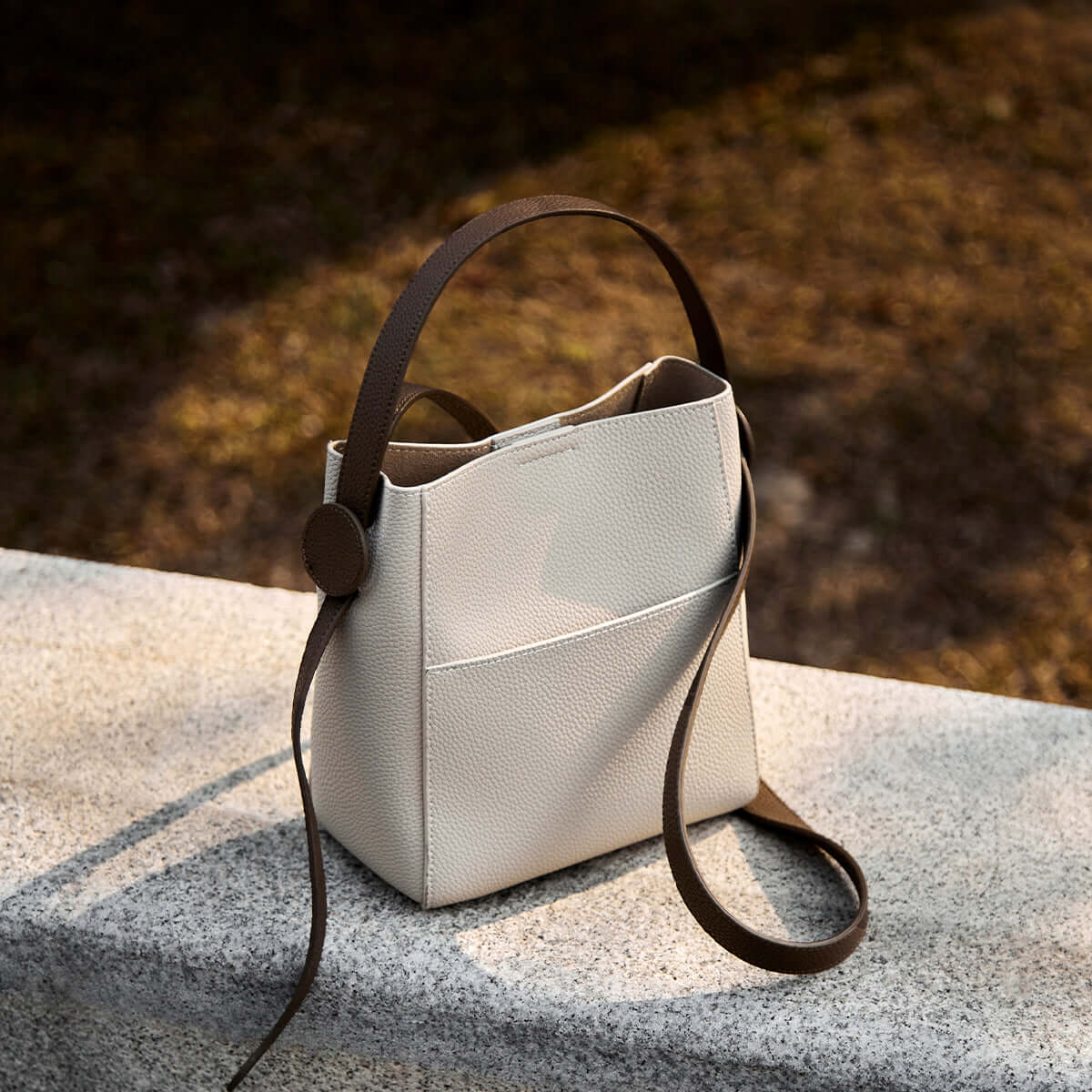 alexa-daily-leather-bucket-bag_white_2.jpg