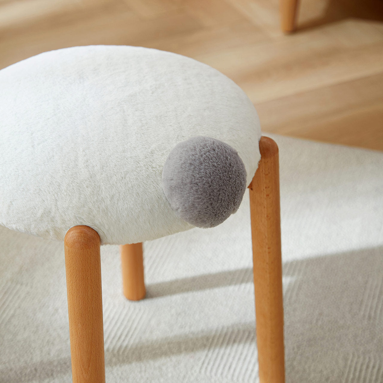 animal-tails-creative-soft-plush-backless-stool_white_3.jpg