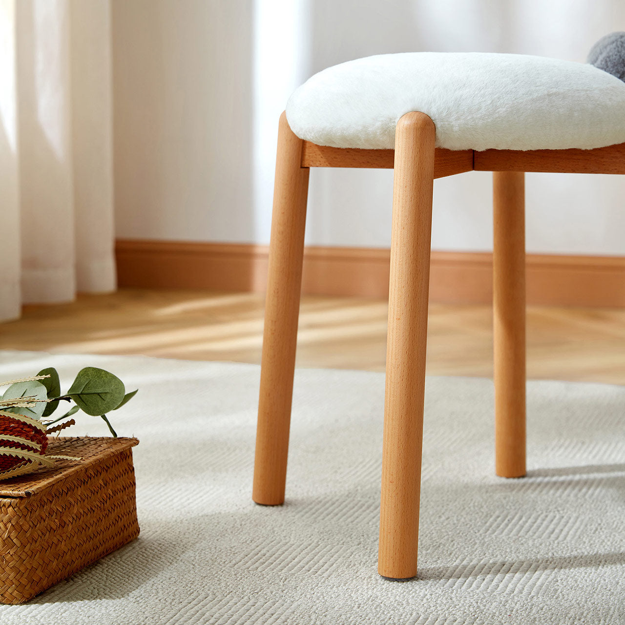 animal-tails-creative-soft-plush-backless-stool_white_4.jpg