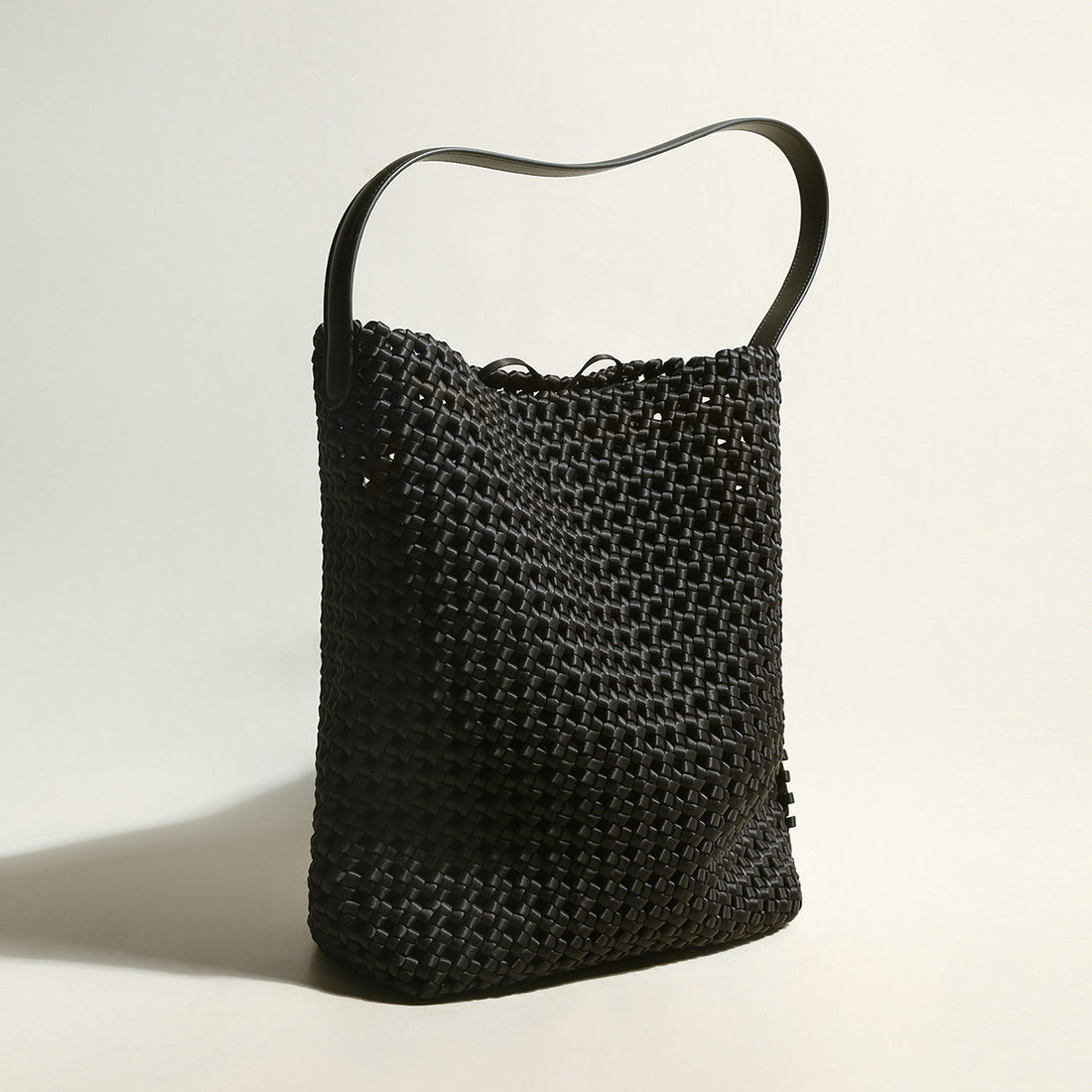 avant-garde-black-woven-tote-bag_all_black_2.jpg