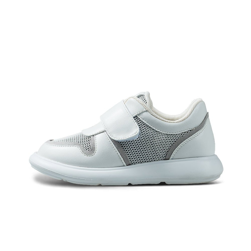 avery - extra - lightweight - kids - sneakers_all_white_1.jpg