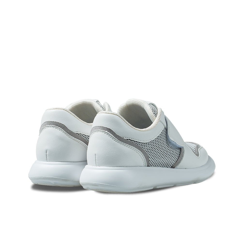 avery - extra - lightweight - kids - sneakers_all_white_3.jpg