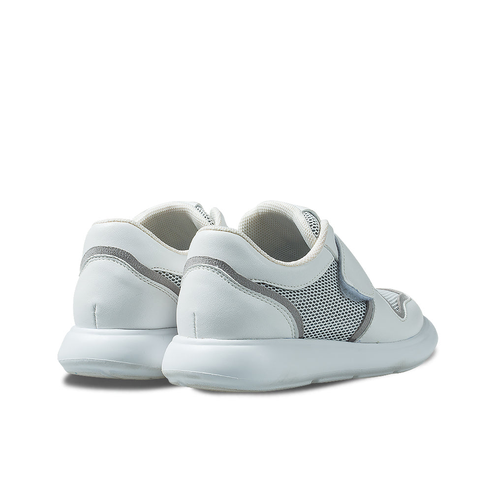 avery-extra-lightweight-kids-sneakers_all_white_3.jpg