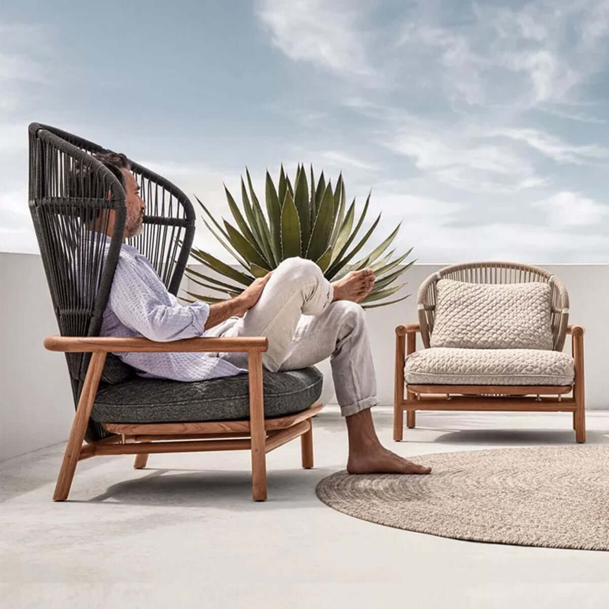 billy modern peacock chair single charcoal 1