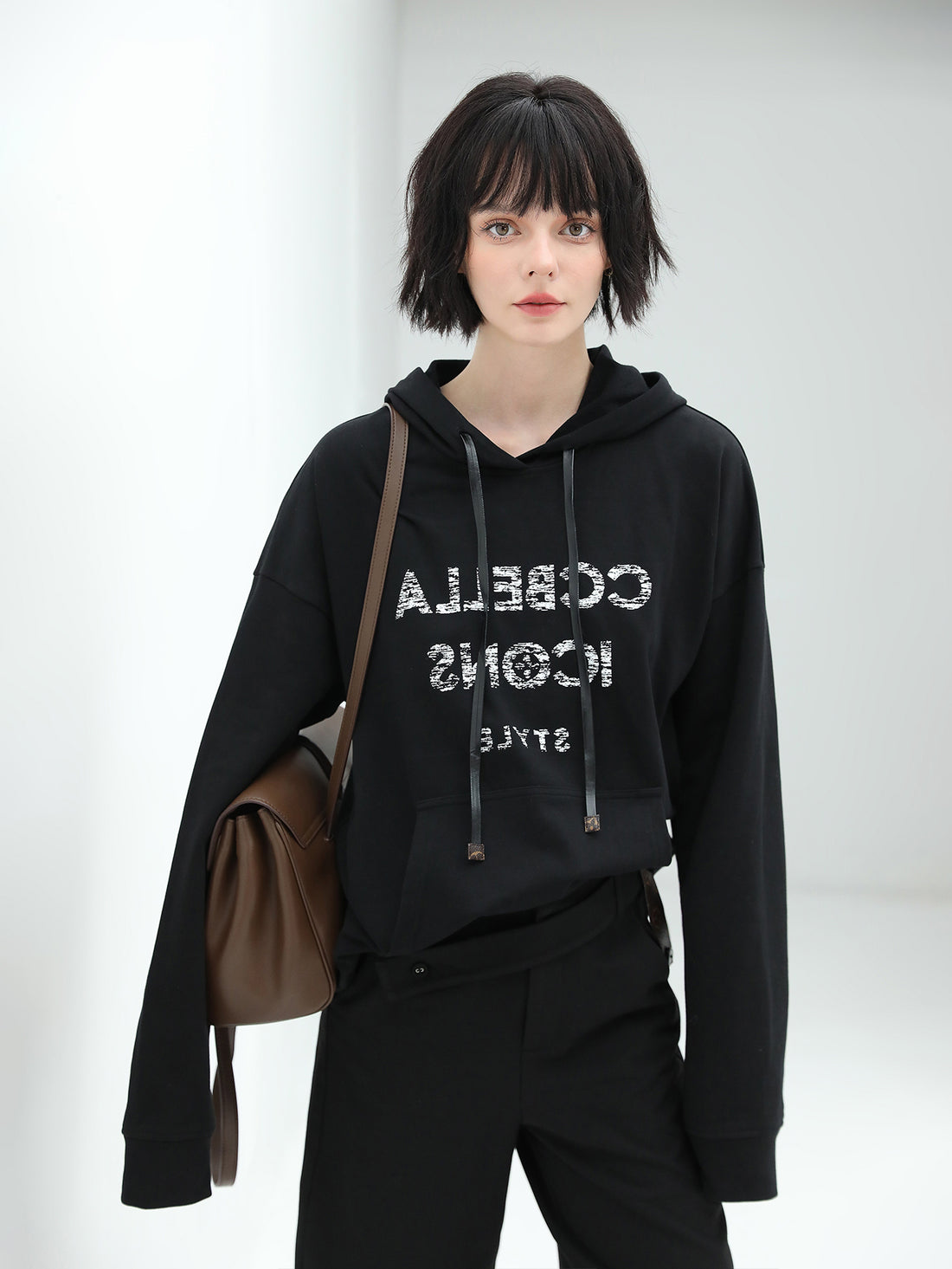black-graphic-print-pullover-hoodie_all_black_1.jpg