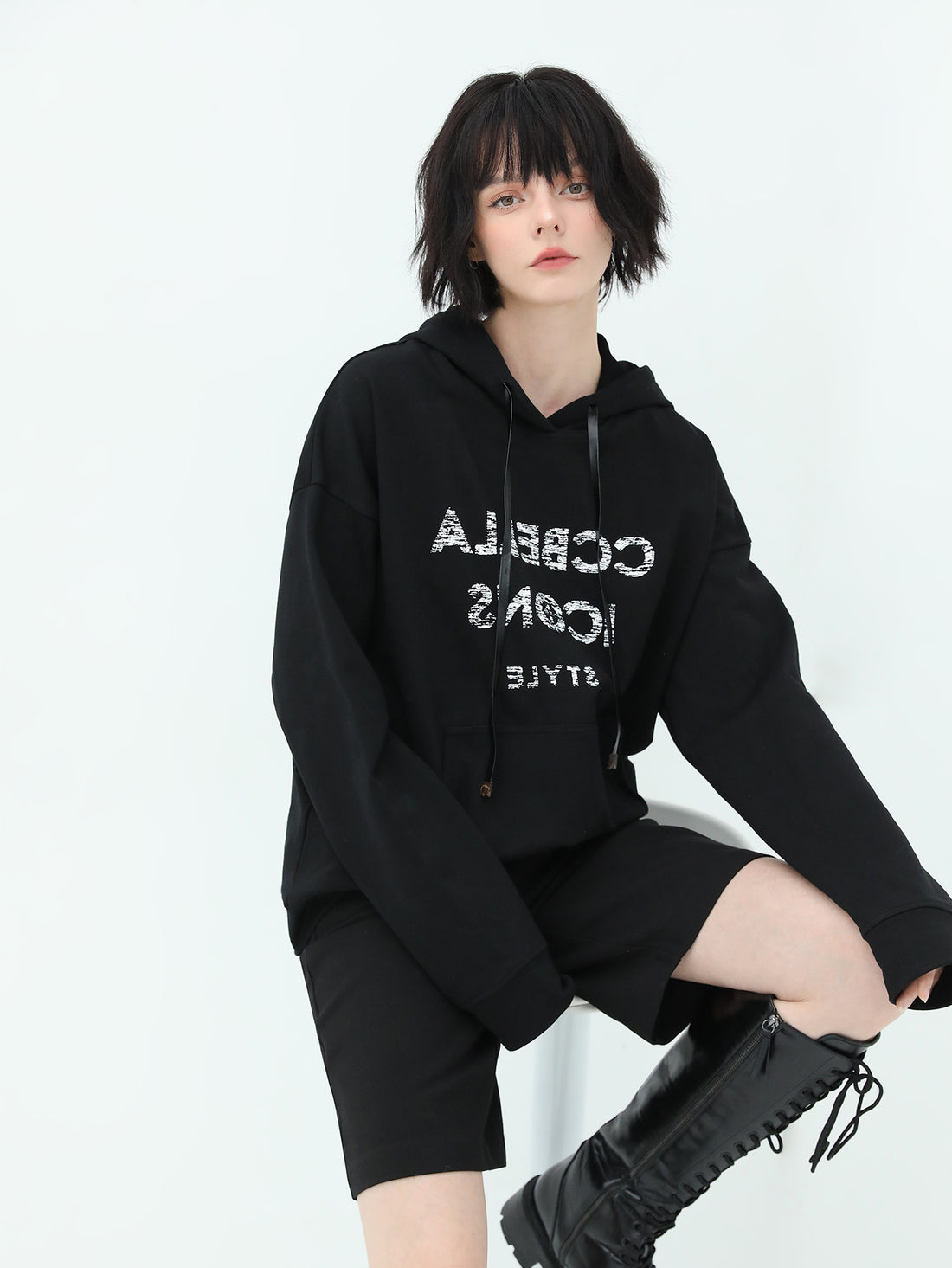 black-graphic-print-pullover-hoodie_all_black_2.jpg