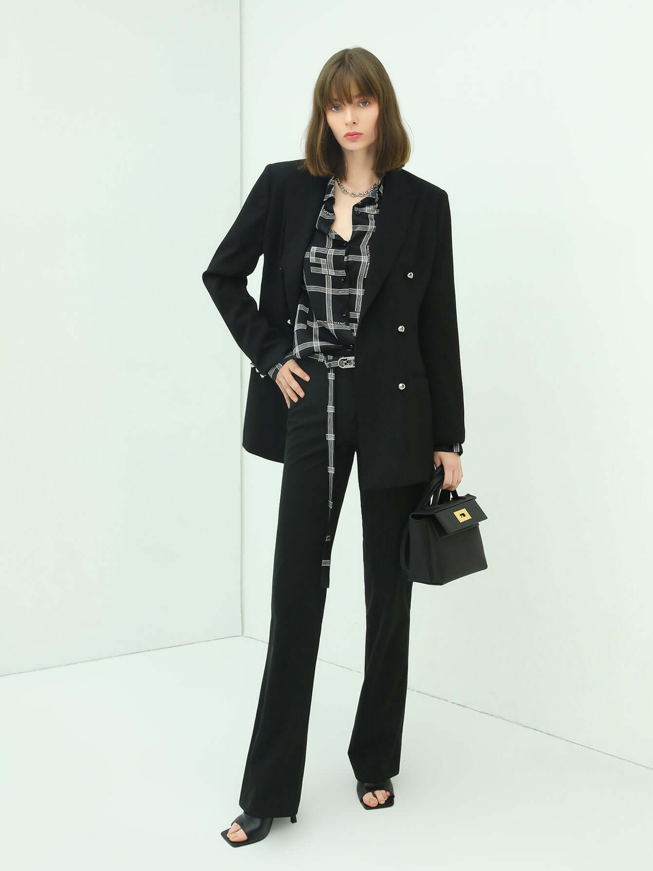 black high waisted flare pants all black 3