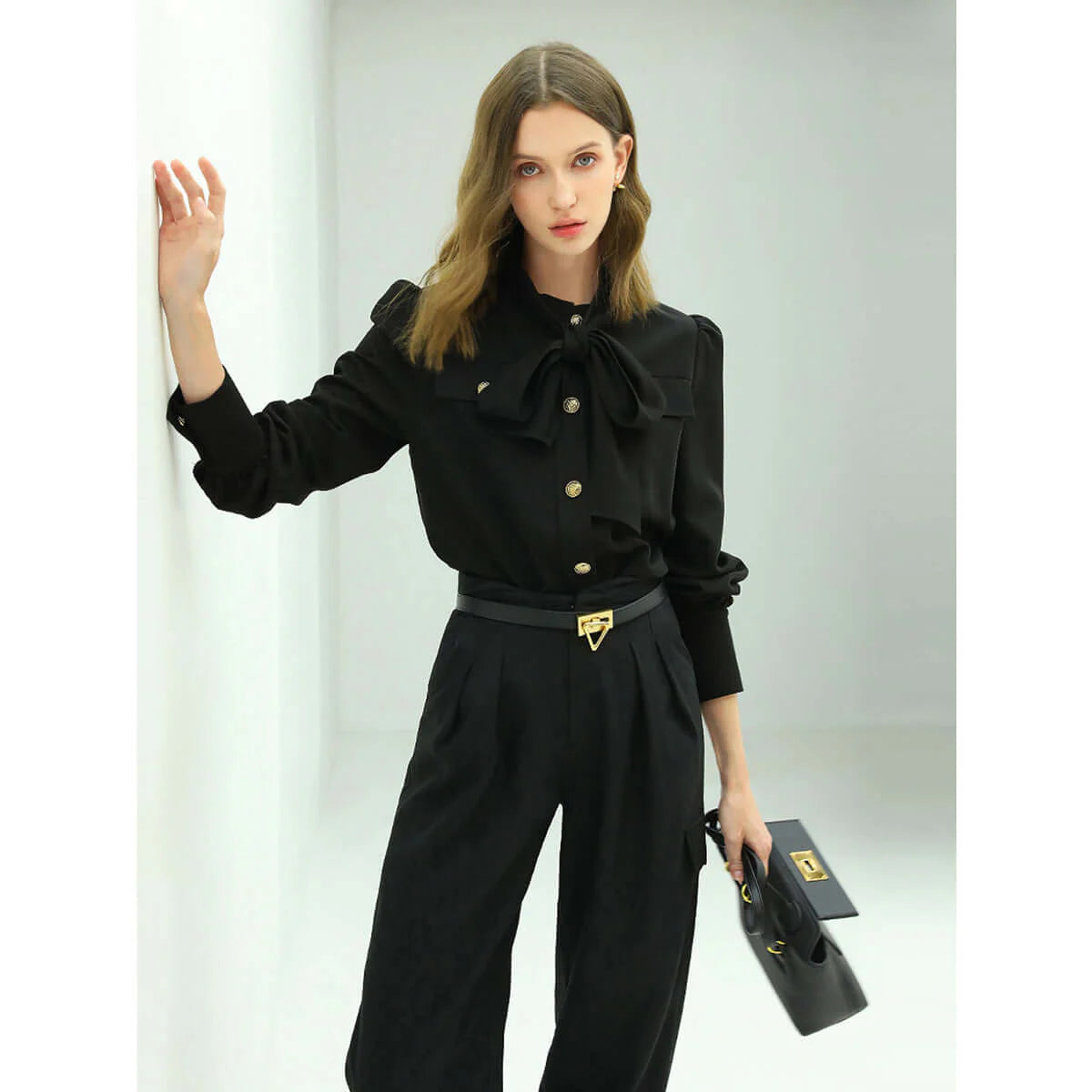 Sleek-cut pants that flatter your silhouette