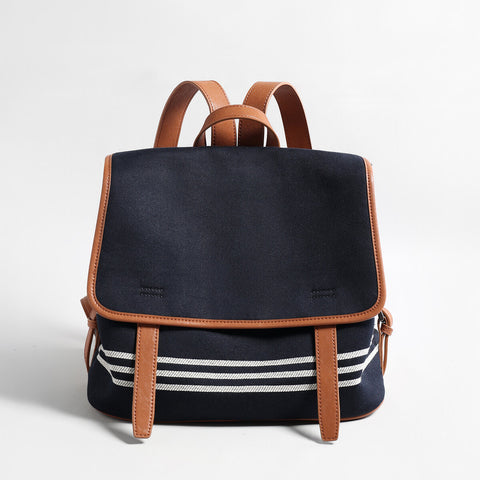 Canvas Flap Backpack – Large-Capacity Structured Daypack with Leather Trim