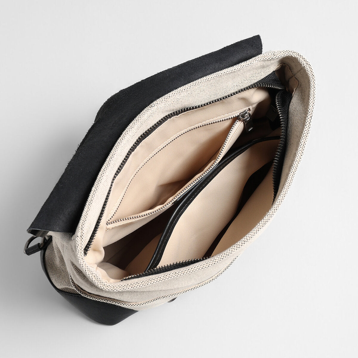 Canvas & Leather Flap Backpack – Structured Large-Capacity Daypack with Buckle Straps