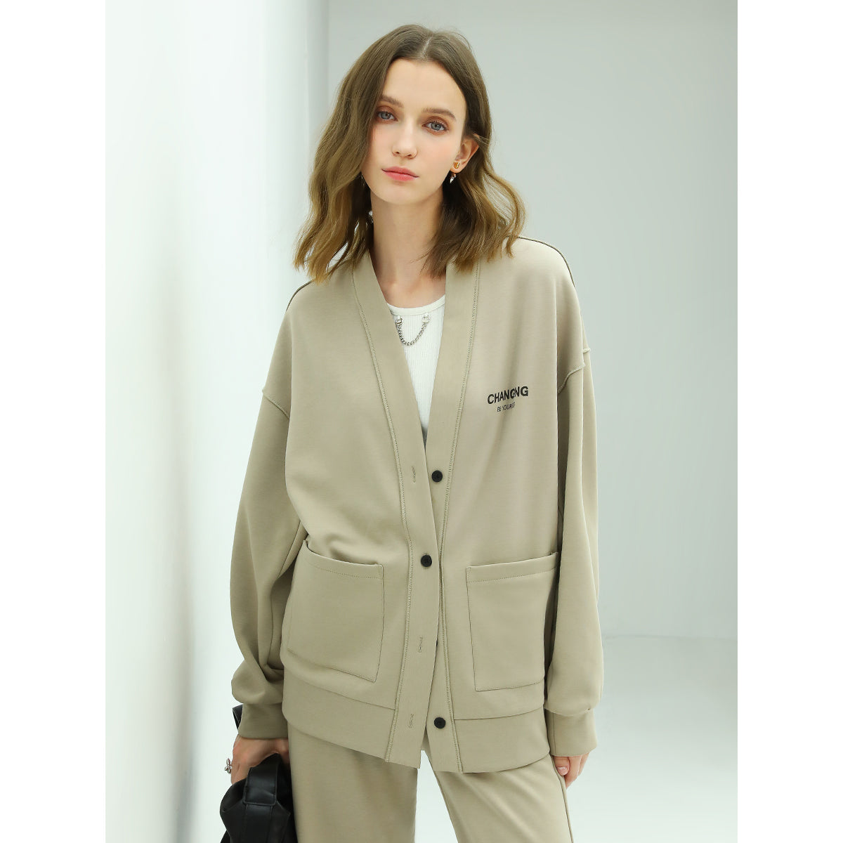 casual oversized khaki cardigan with pockets all khaki 2