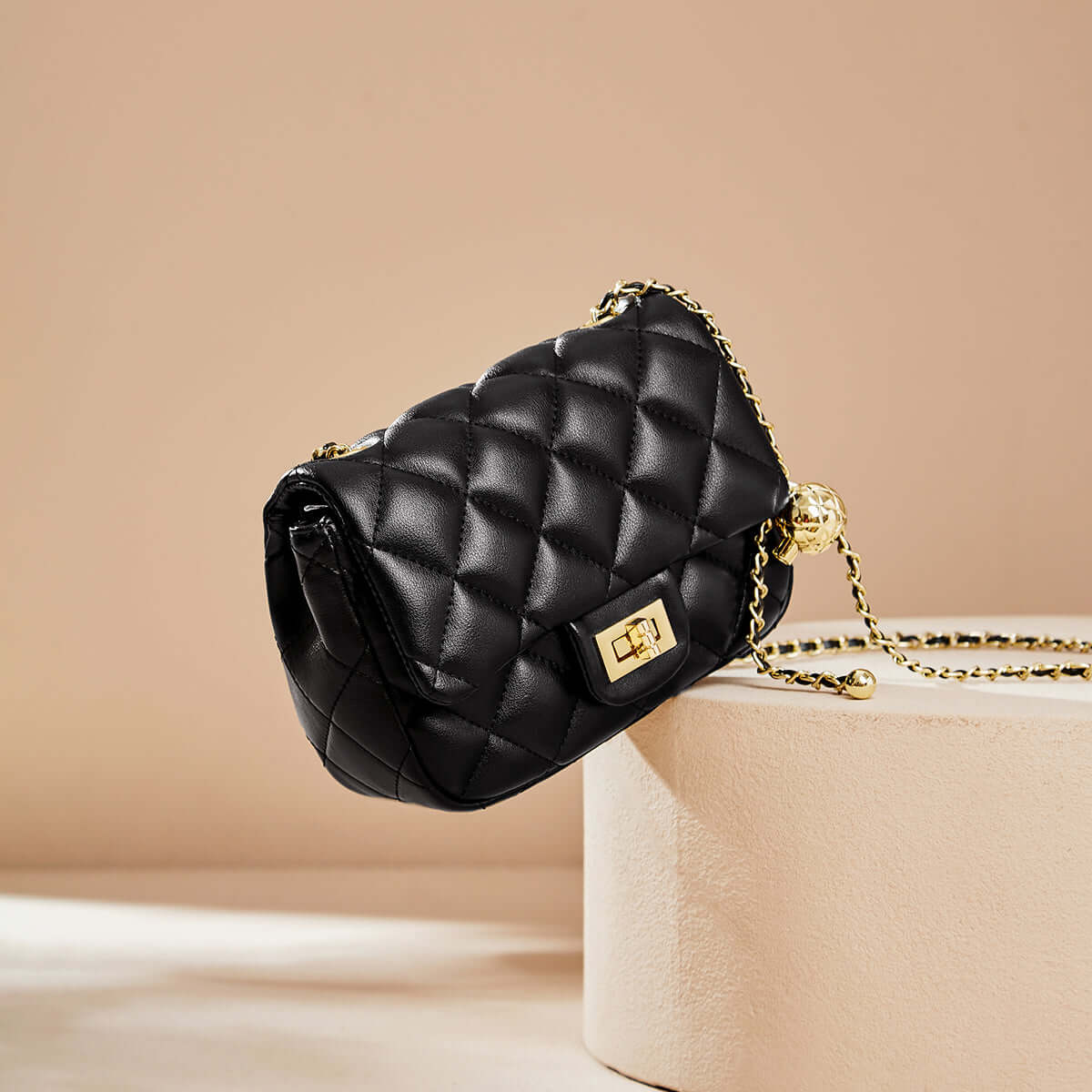 chic black diamond quilted chain leather bag all 4
