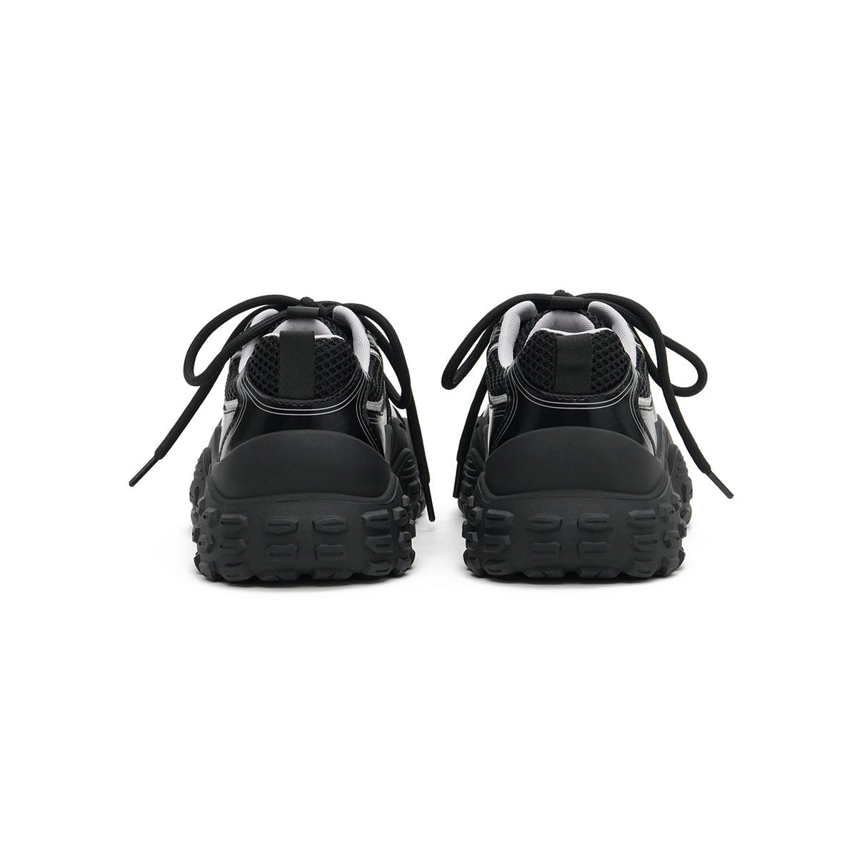 chunky breathable running shoes all black 3