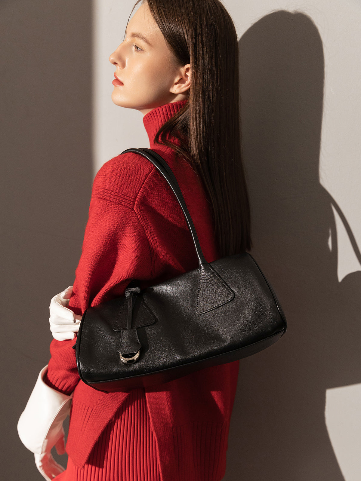 classic baguette leather shoulder bag black 6