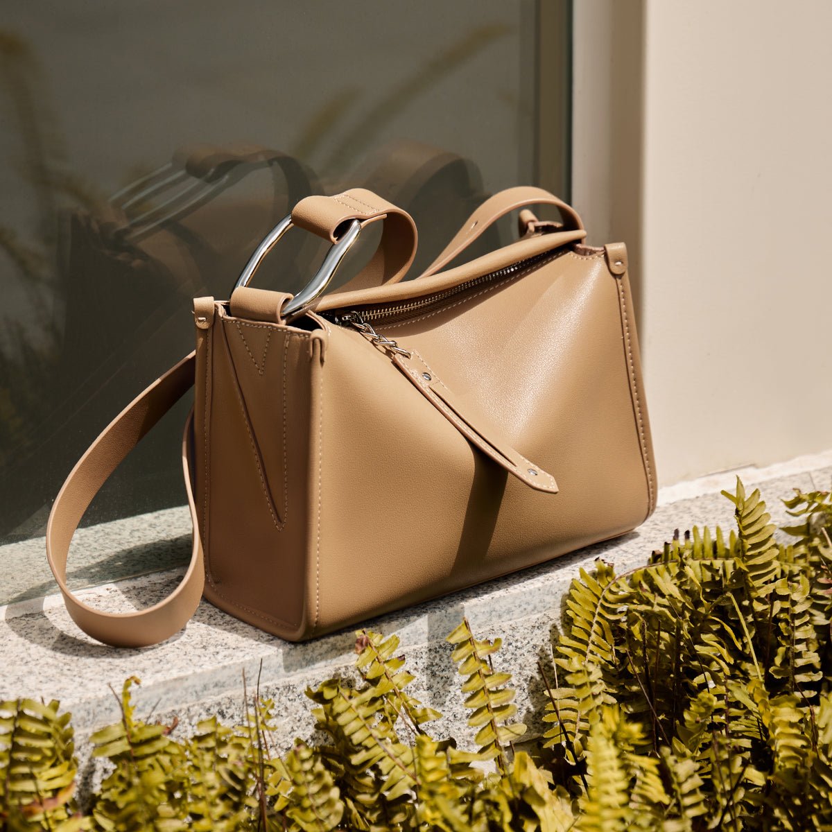 Classic Grace Leather Shoulder Bag