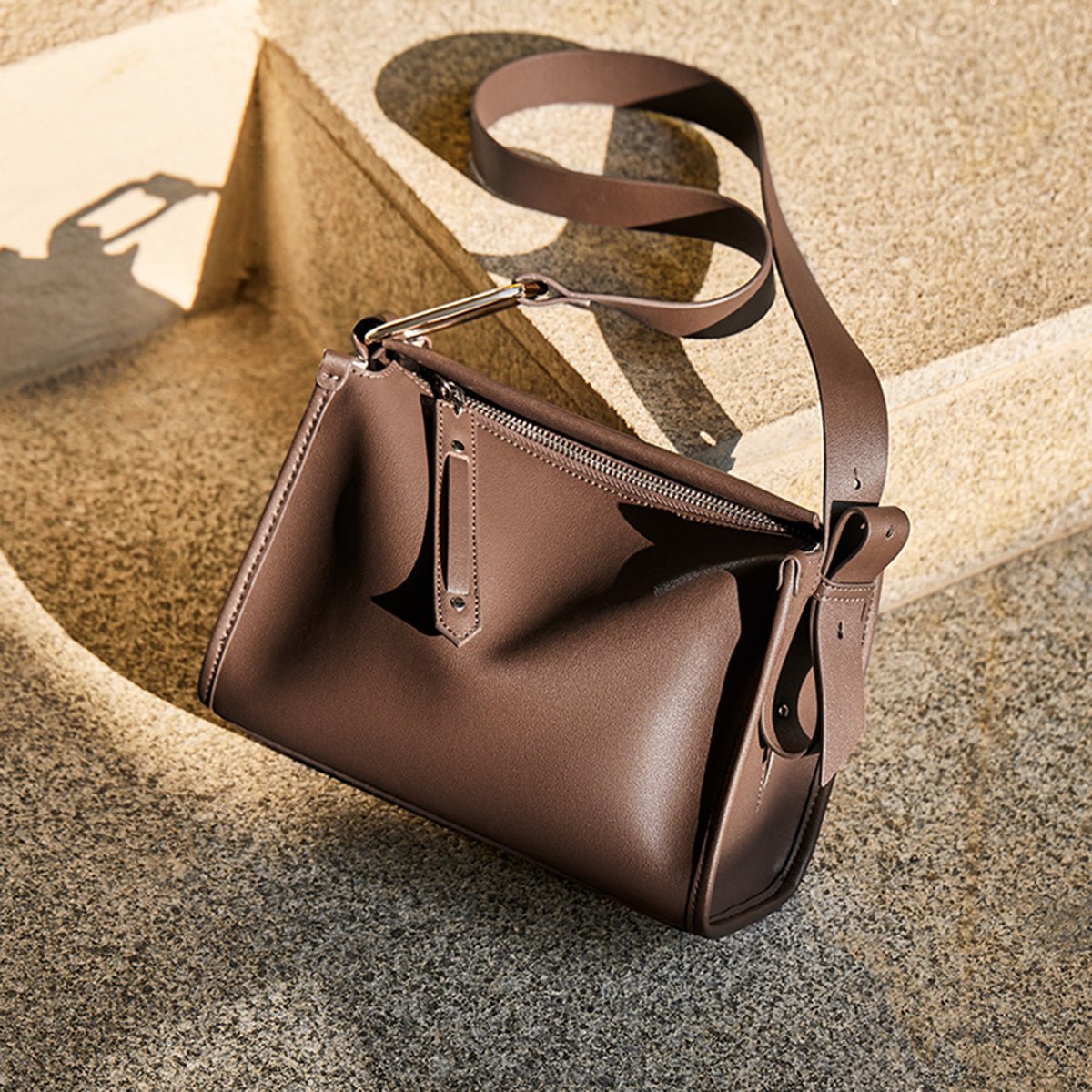 Classic Grace Leather Shoulder Bag