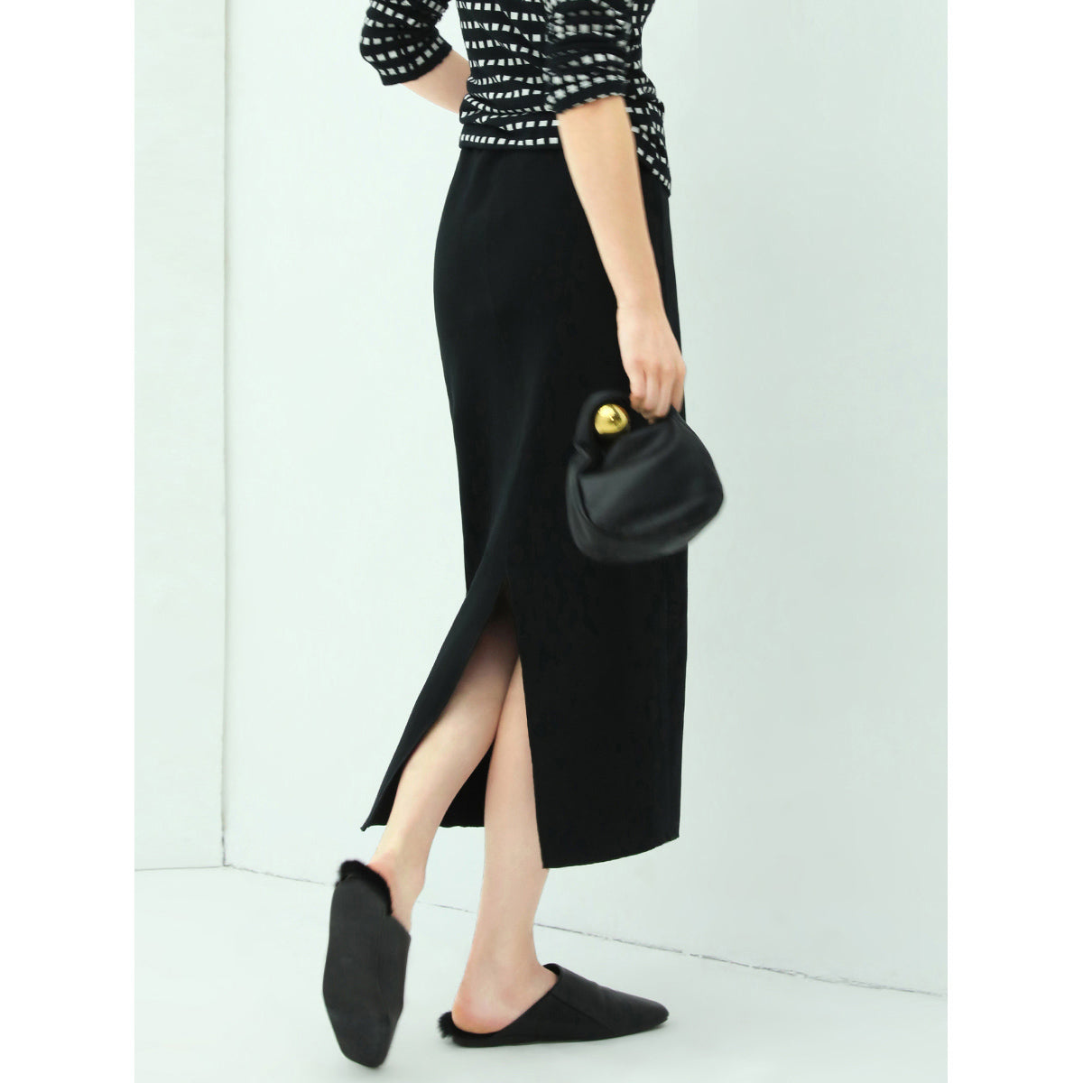 classic tailored back slit skirt all black 2