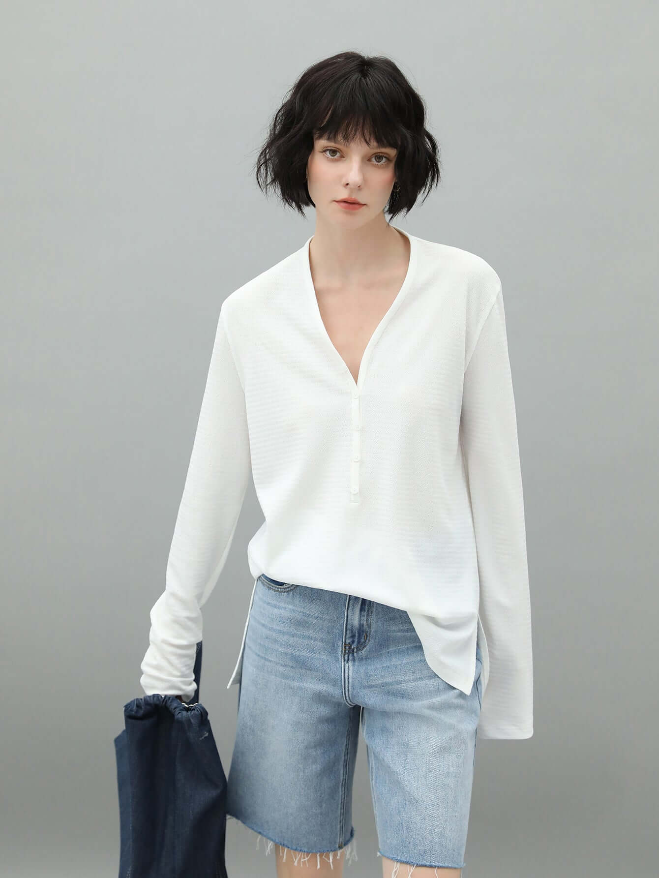 classic v neck jacquard tee all white 2