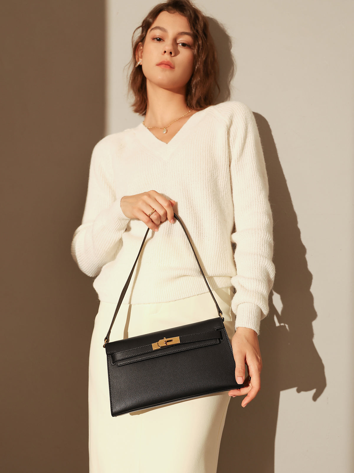 compact ellen shoulder bag black 9