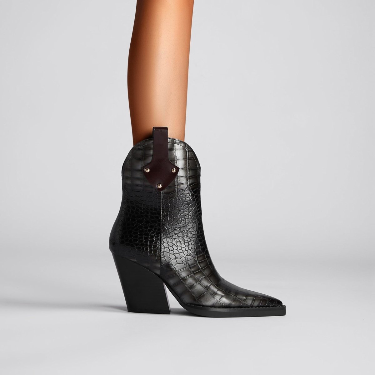 crocodile - embossed - pointed - toe - country - boots_all_black_8.jpg