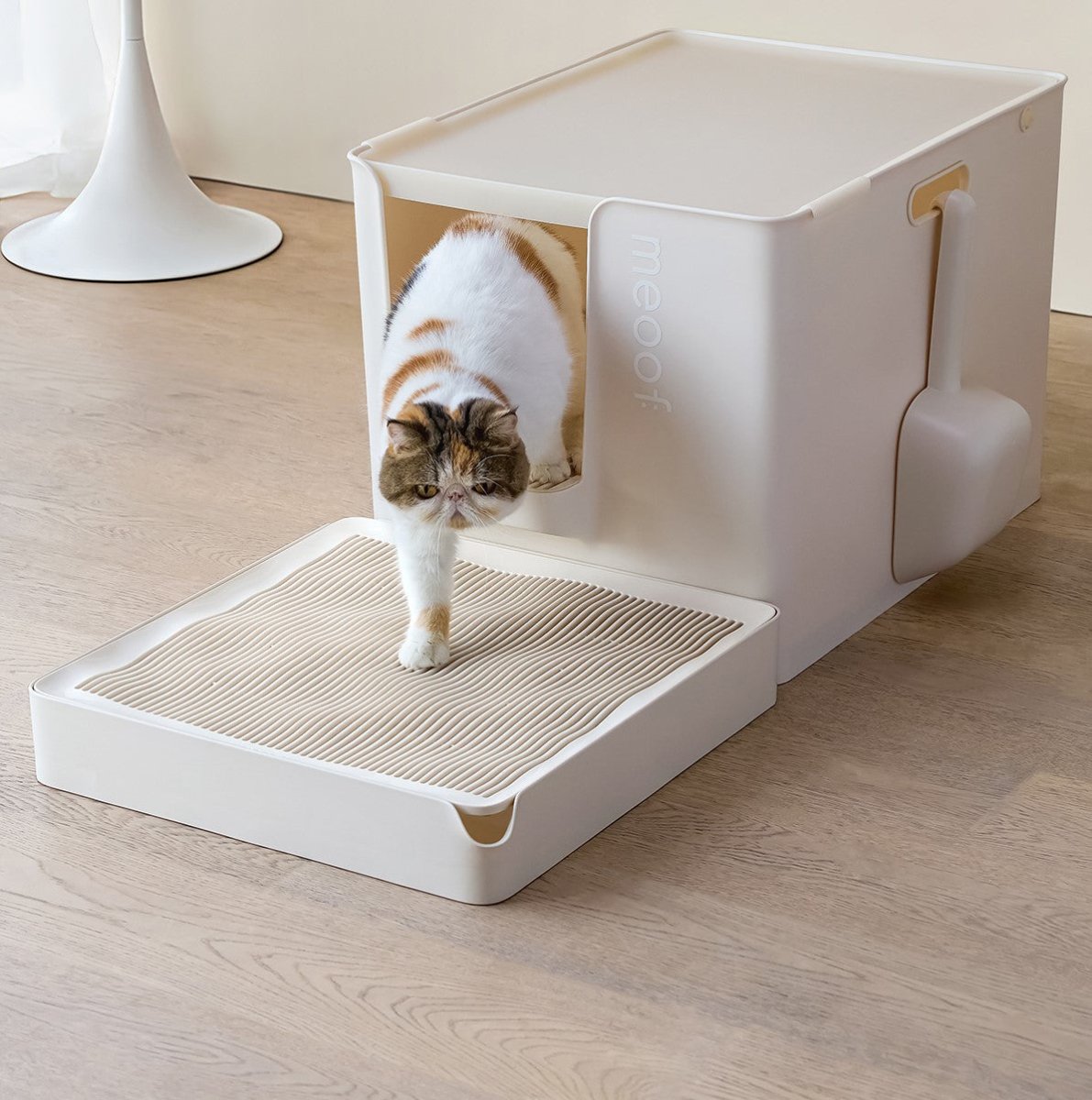 Curved Wave Cat Litter Trapping Mat with Non - Slip Base