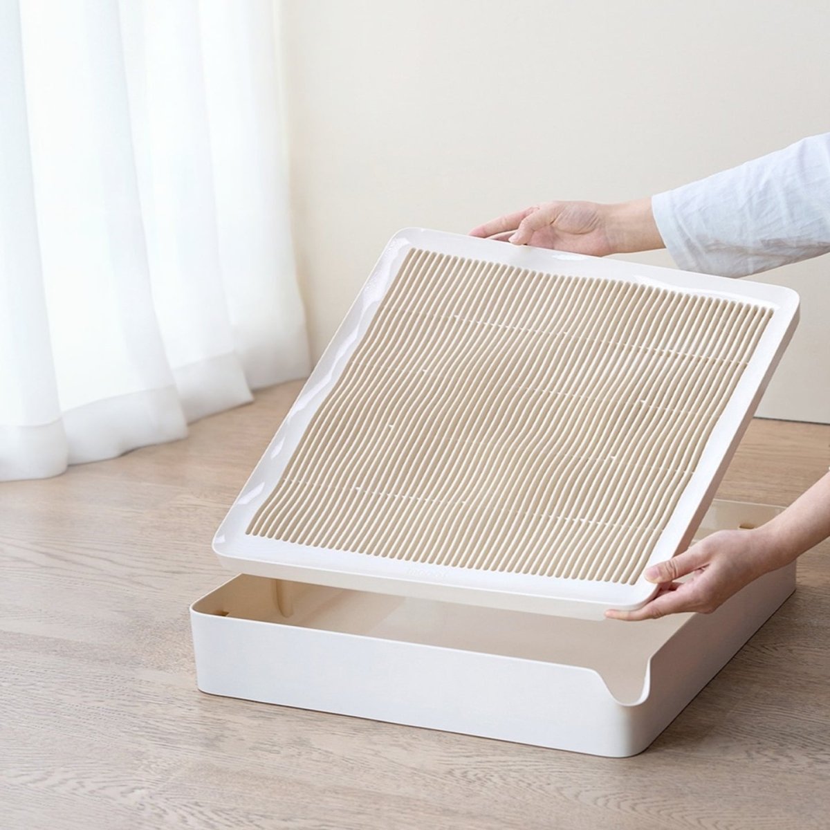 Curved Wave Cat Litter Trapping Mat with Non - Slip Base