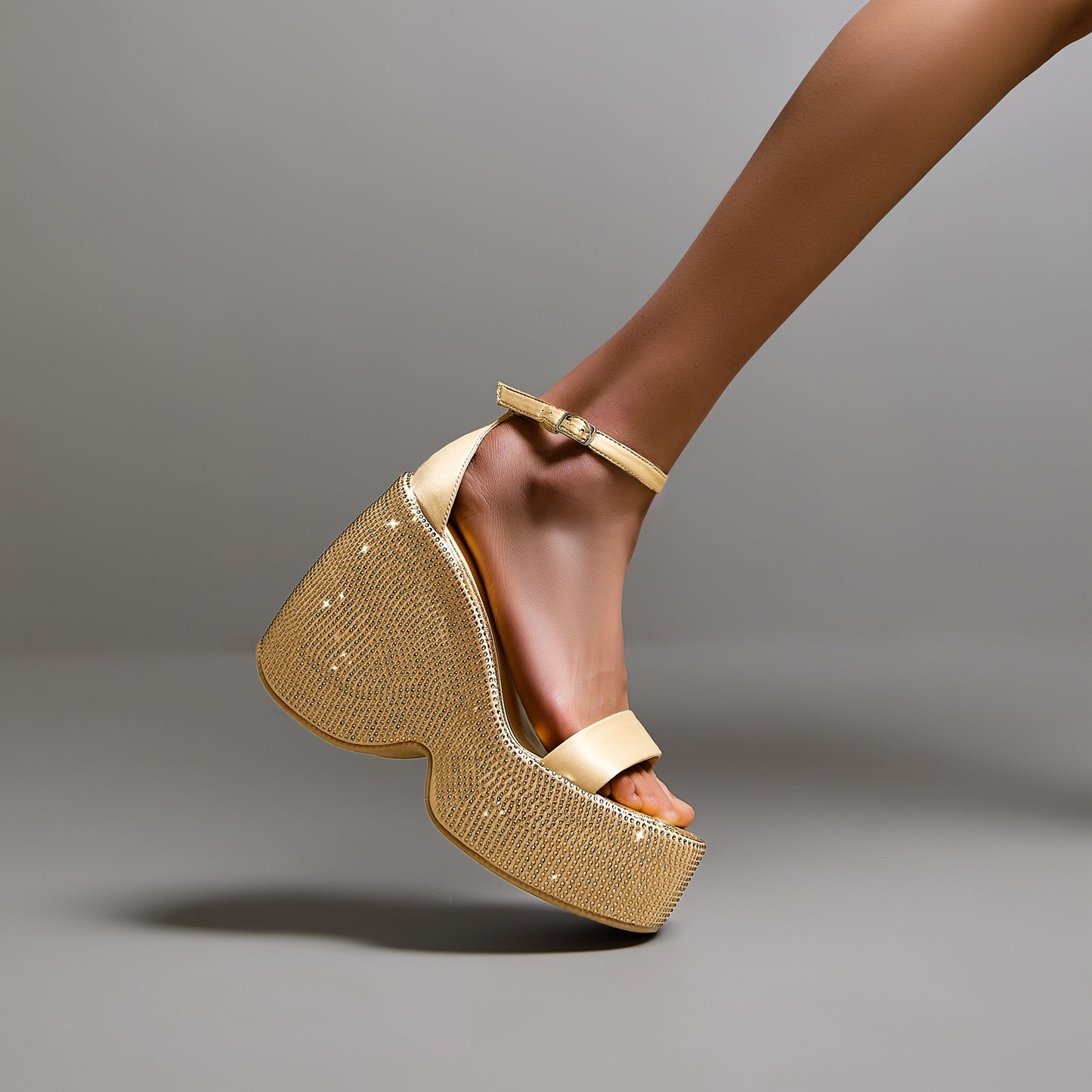 dazzling-fairy-round-open-toe-ankle-strap-sandals_all_gold_7.jpg