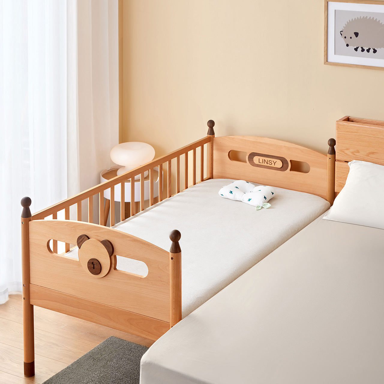 dear-bear-mobile-oak-sleeping-cot_3-side_oak_1.jpg