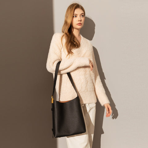 Essential Leather Bucket Bag