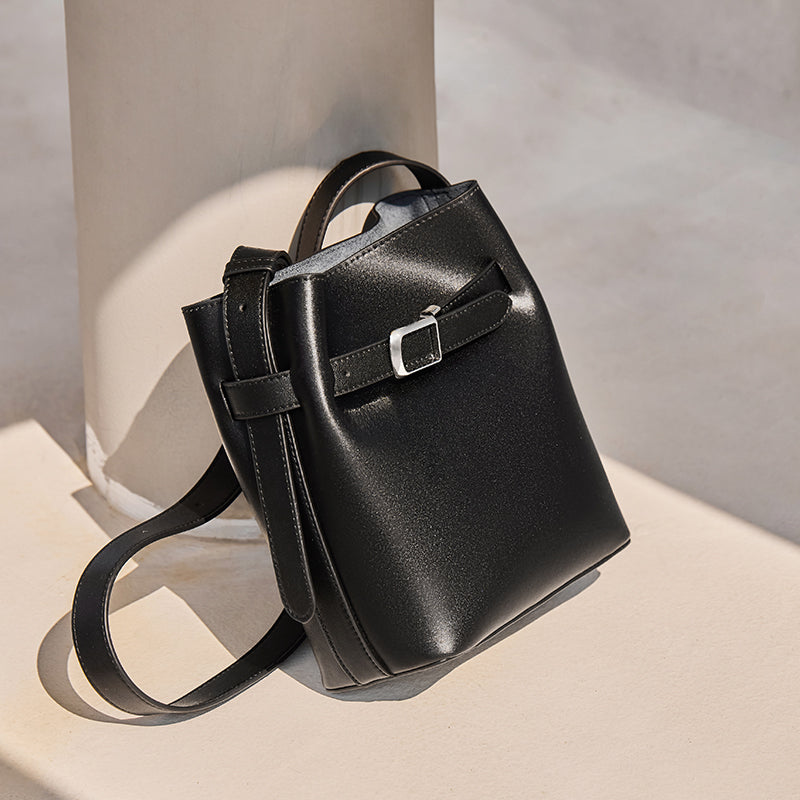 everyday crossbody bucket bag black 4