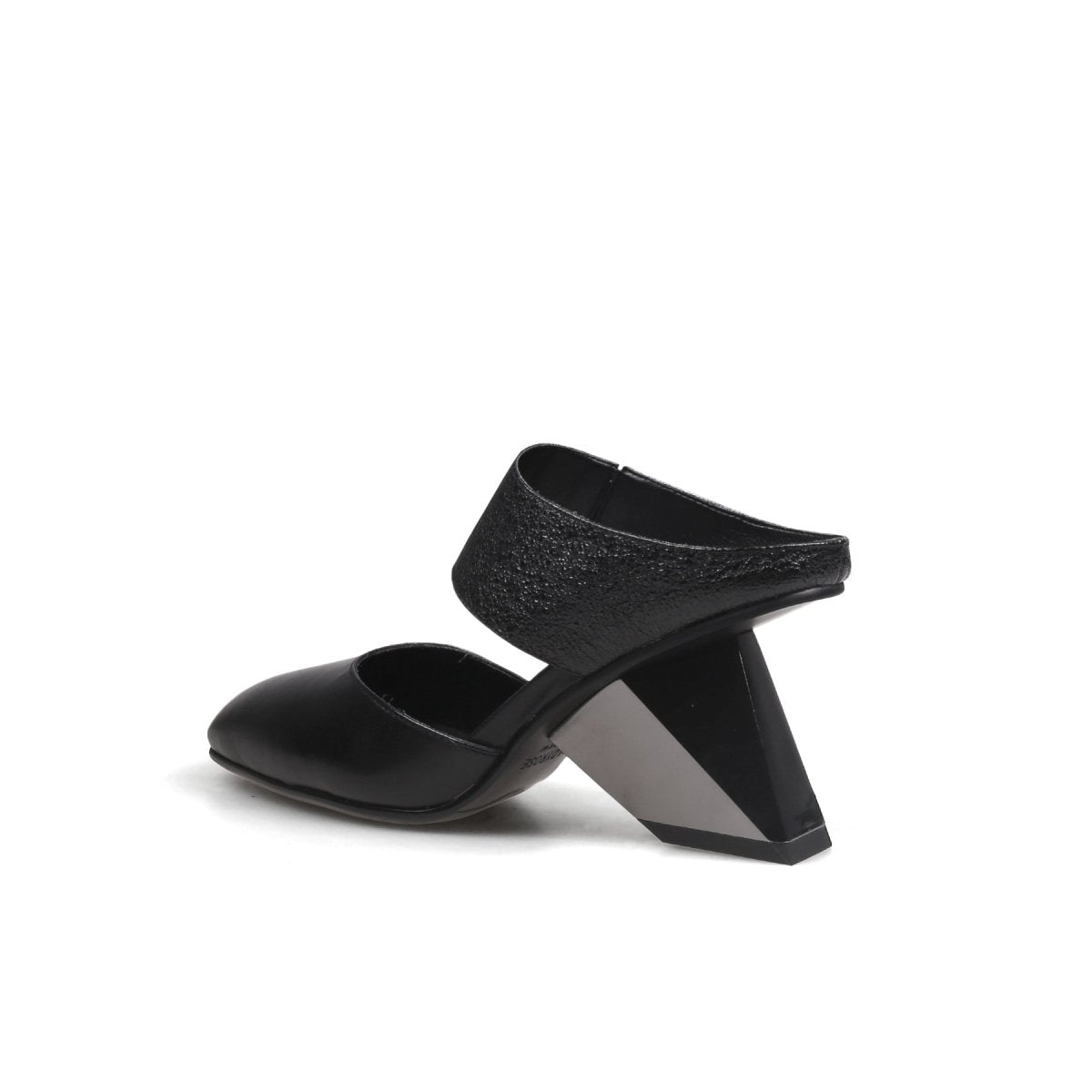 femme - ankle - strap - gravity - block - heel - pumps_all_black_3.jpg