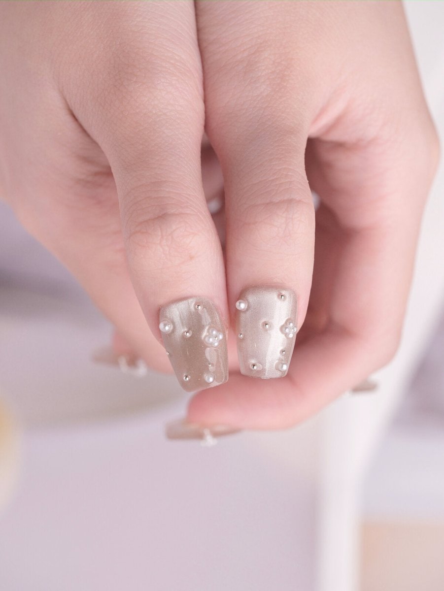 Floating Pearl 3D Press-On Nails