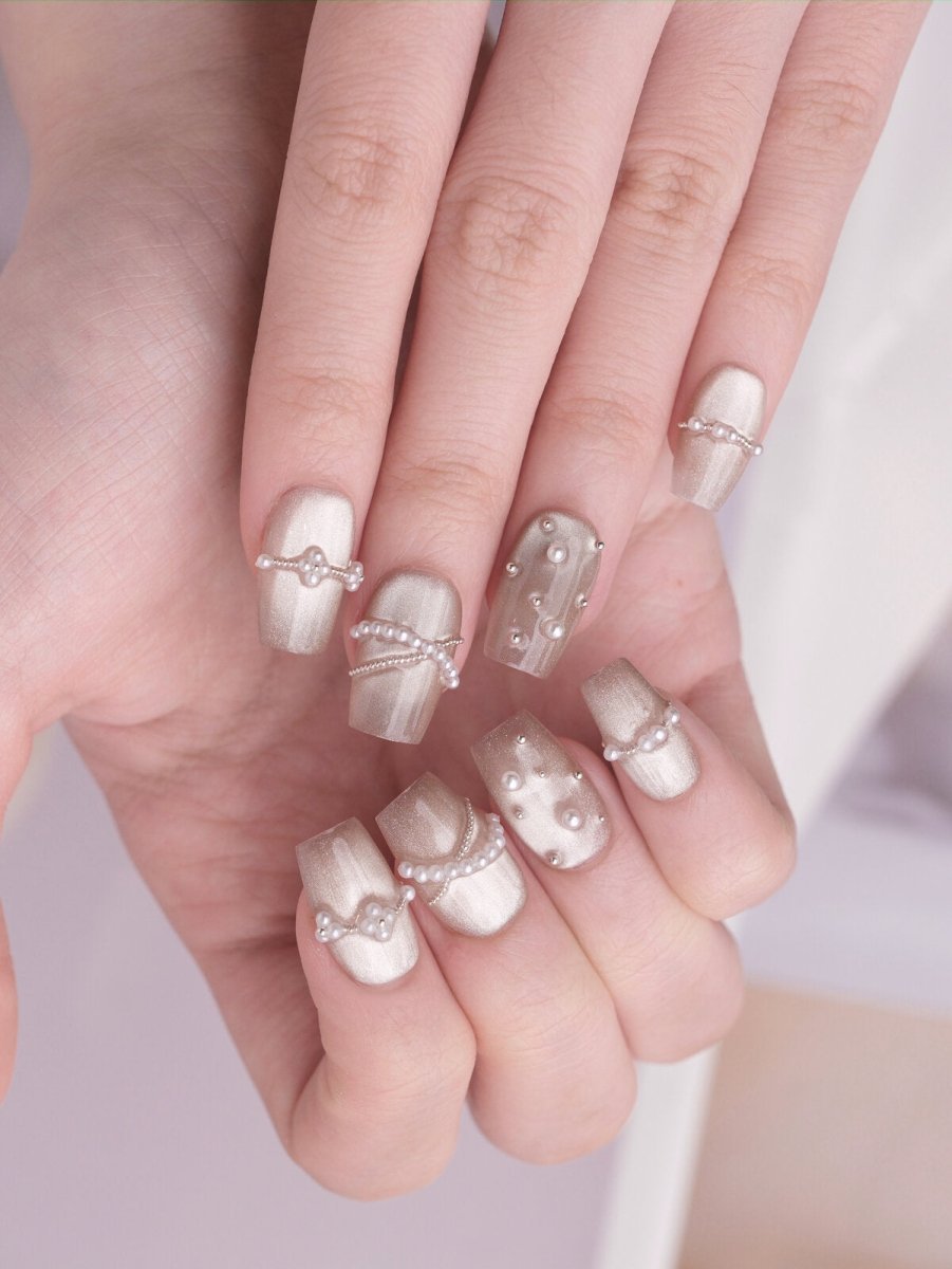 Floating Pearl 3D Press-On Nails