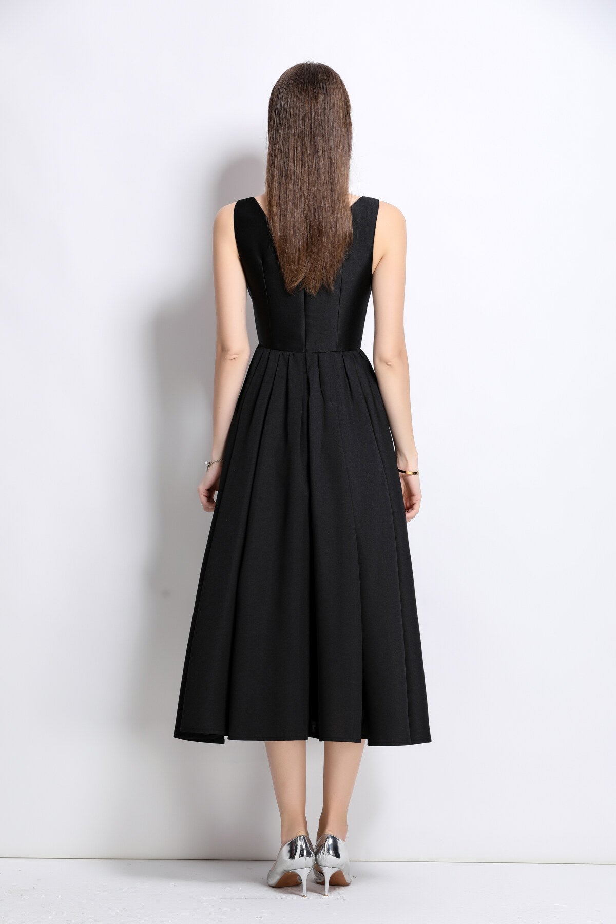 french elegant fitted waist midi v neck dress all black 4