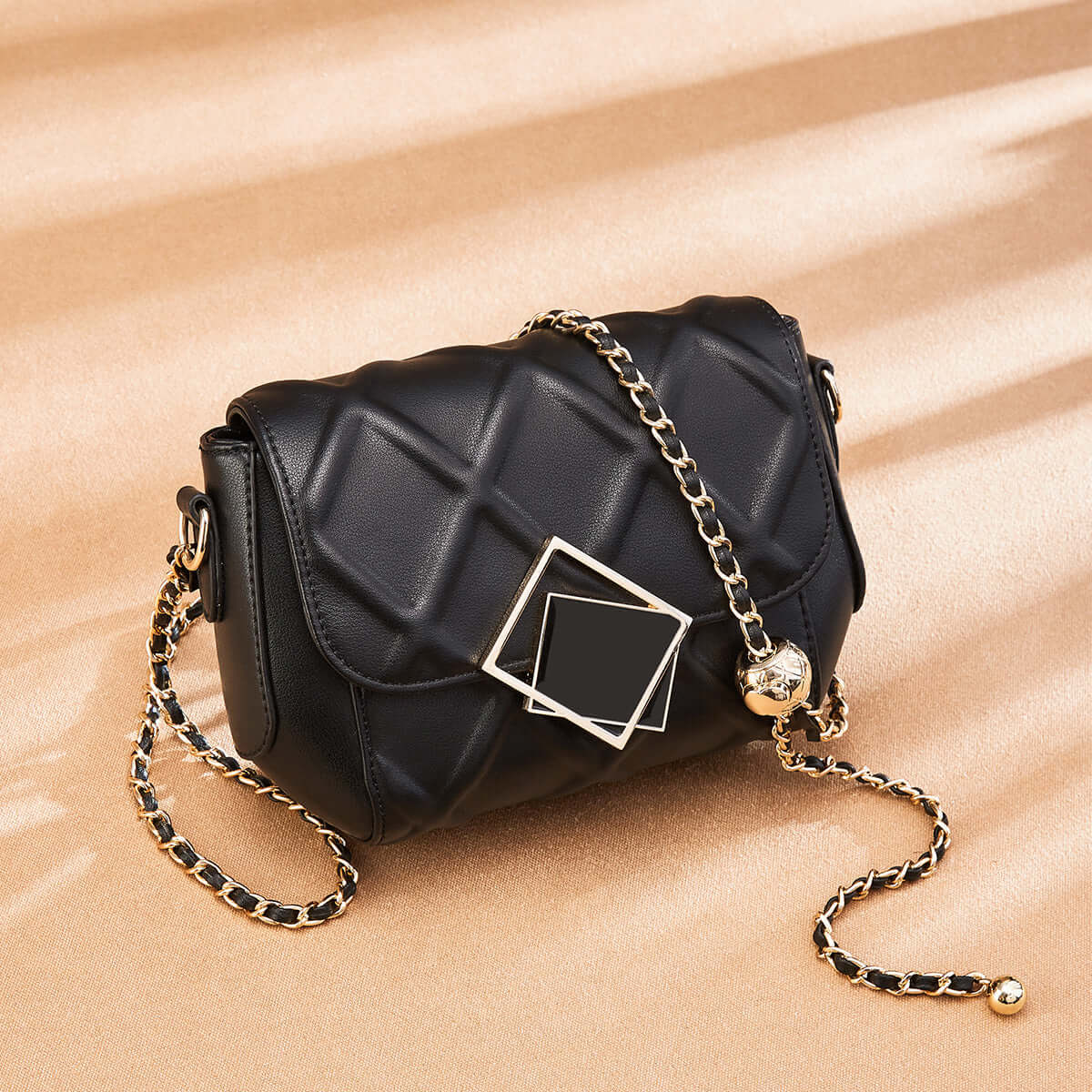geometric lock quilted shoulder bag black 3