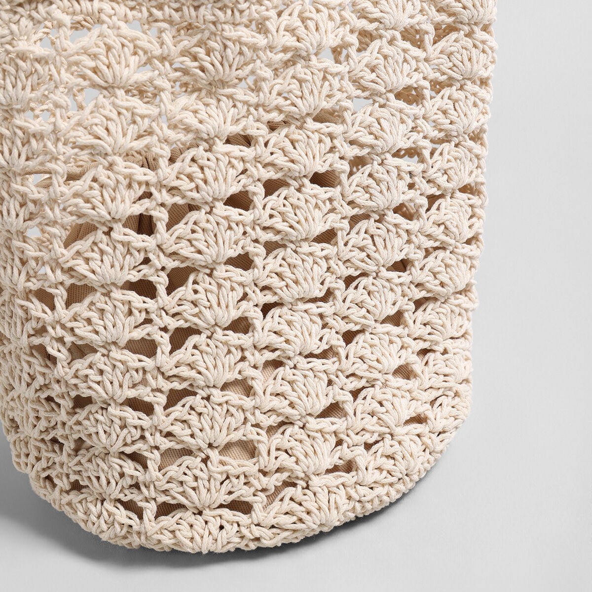 Hand-Crocheted Cotton Shell-Stitch Bucket Tote – Open-Weave Summer Shoulder Bag