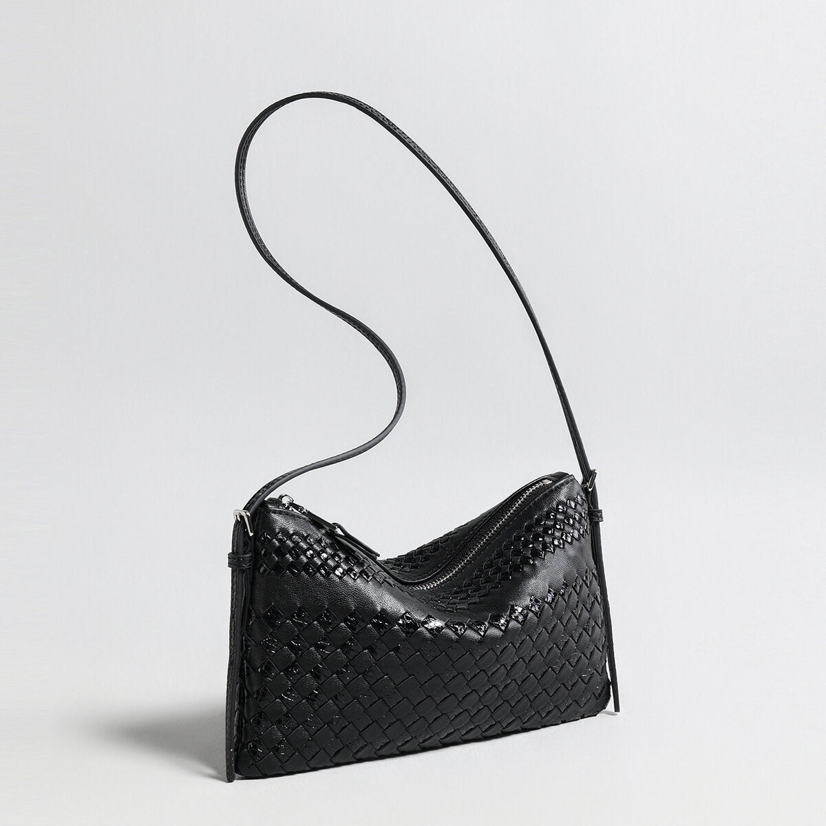 Hand-Woven Sheepskin Leather Shoulder Bag – Two-Tone Intrecciato Weave