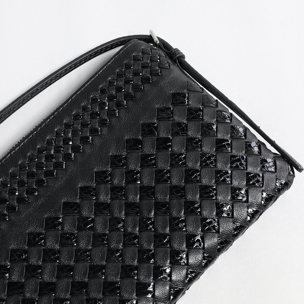 Hand-Woven Sheepskin Leather Shoulder Bag – Two-Tone Intrecciato Weave